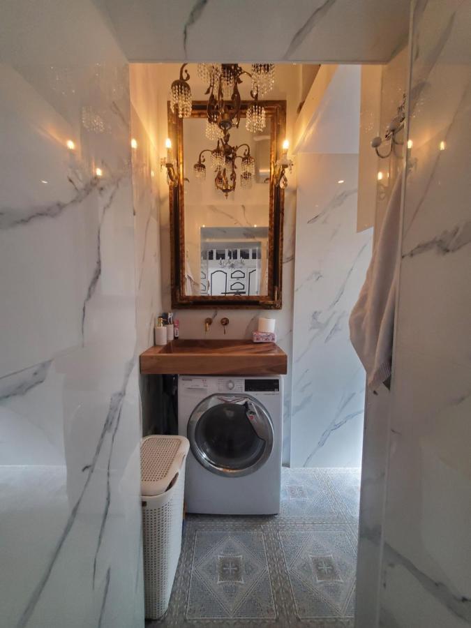 Vintage Apartment In The City Centre Old Town Lubiana Esterno foto