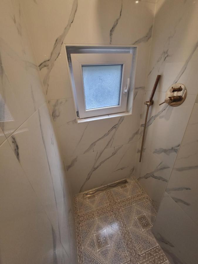 Vintage Apartment In The City Centre Old Town Lubiana Esterno foto