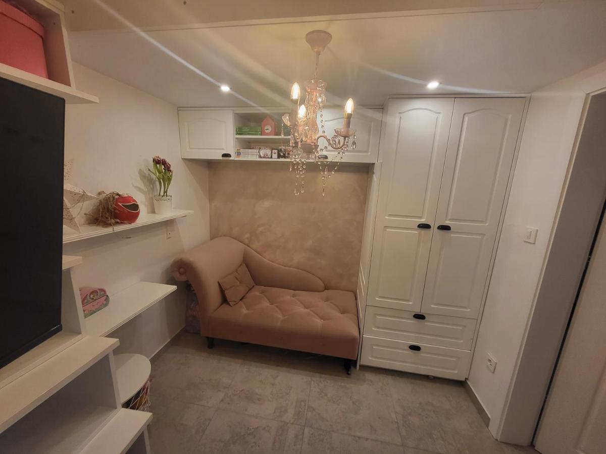 Vintage Apartment In The City Centre Old Town Lubiana Esterno foto