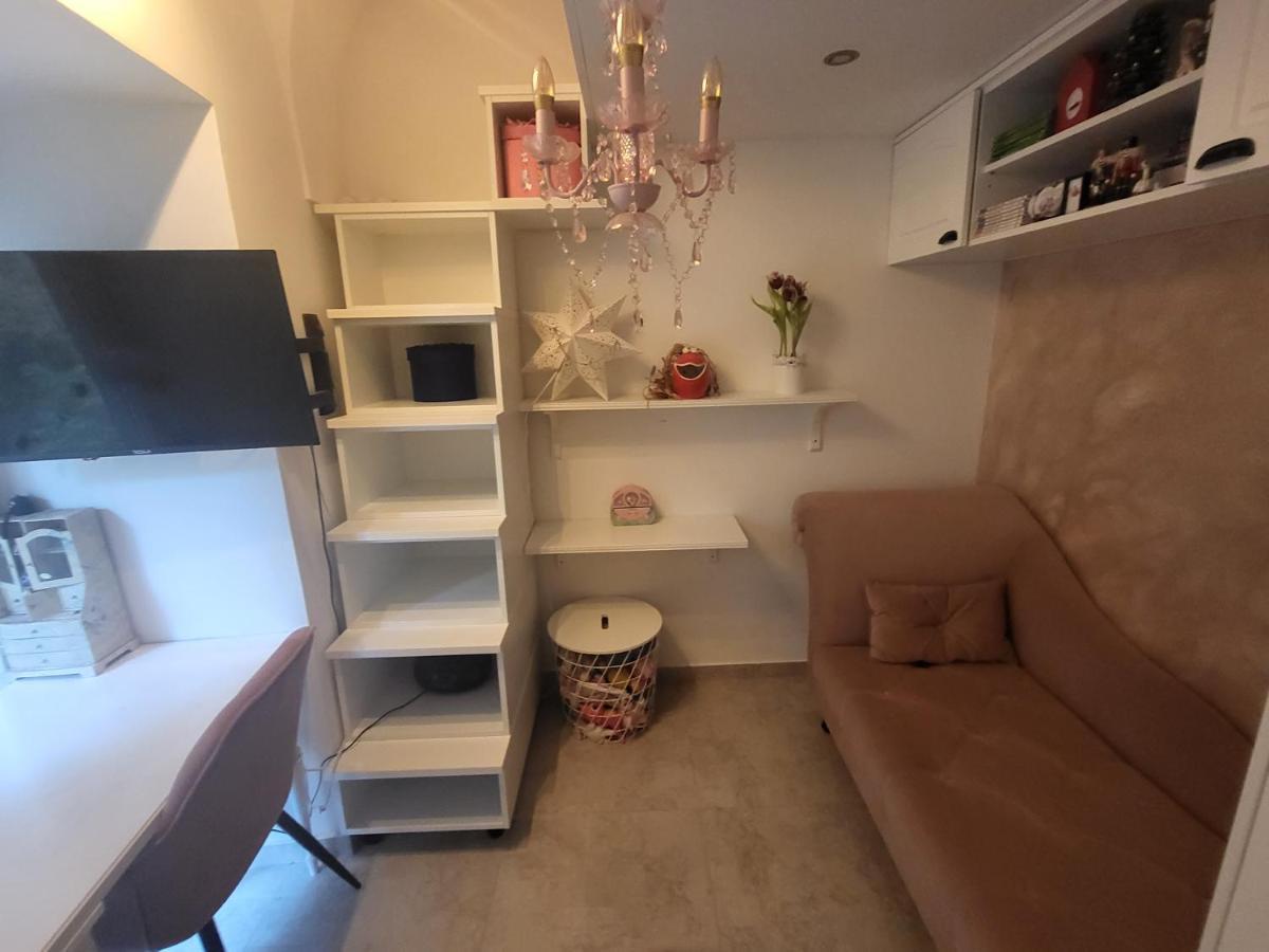 Vintage Apartment In The City Centre Old Town Lubiana Esterno foto