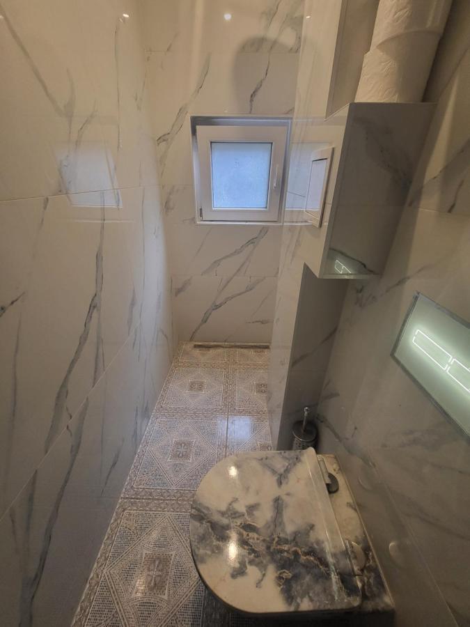 Vintage Apartment In The City Centre Old Town Lubiana Esterno foto